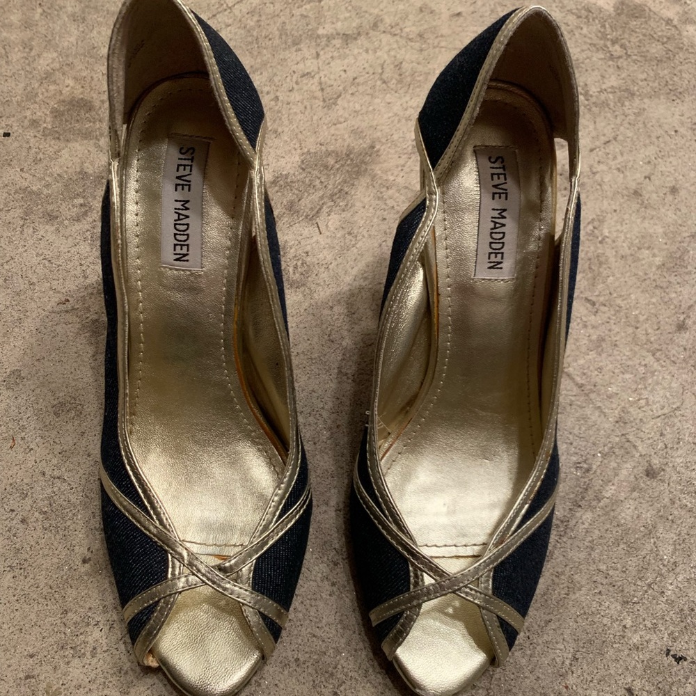 Steve Madden Denim & Gold Pipping heels